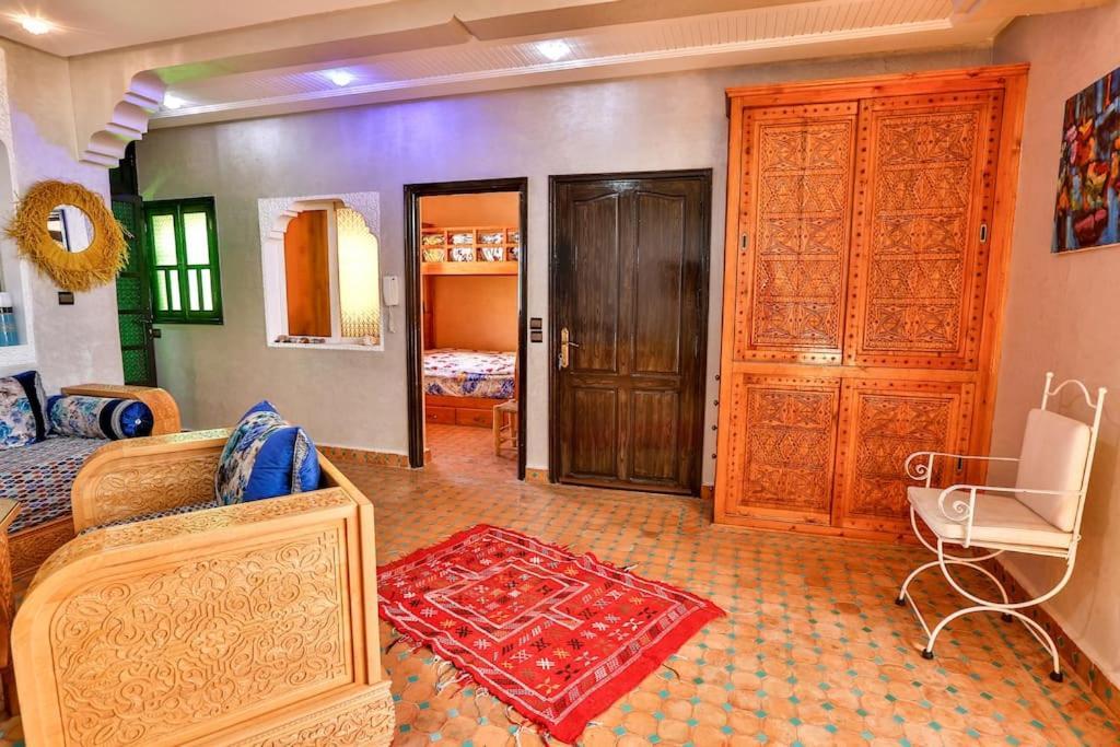 Charming Home With Private Terrace เอสเซาอิรา ภายนอก รูปภาพ